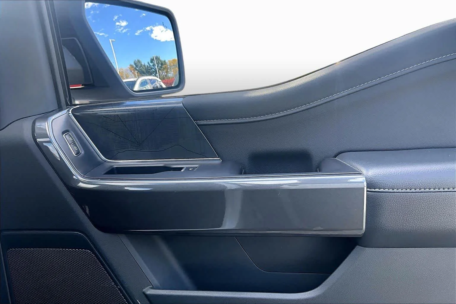 Used 2022 Oxford White Ford XLT image 23