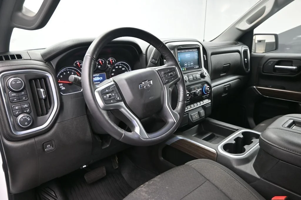 Used 2022 White Chevrolet RST image 21