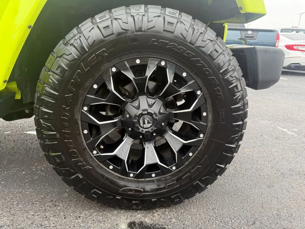 Used 2017 Green Jeep Unlimited Sahara image 57