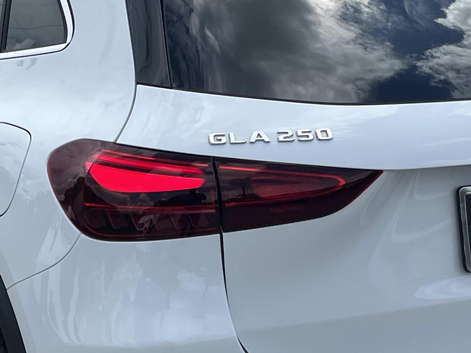 Certified Used 2026 Polar White Mercedes-Benz GLA 250 image 11