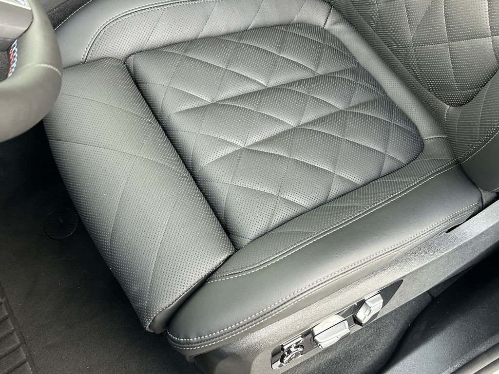 2026 BMW X5 M60i - Photo 15