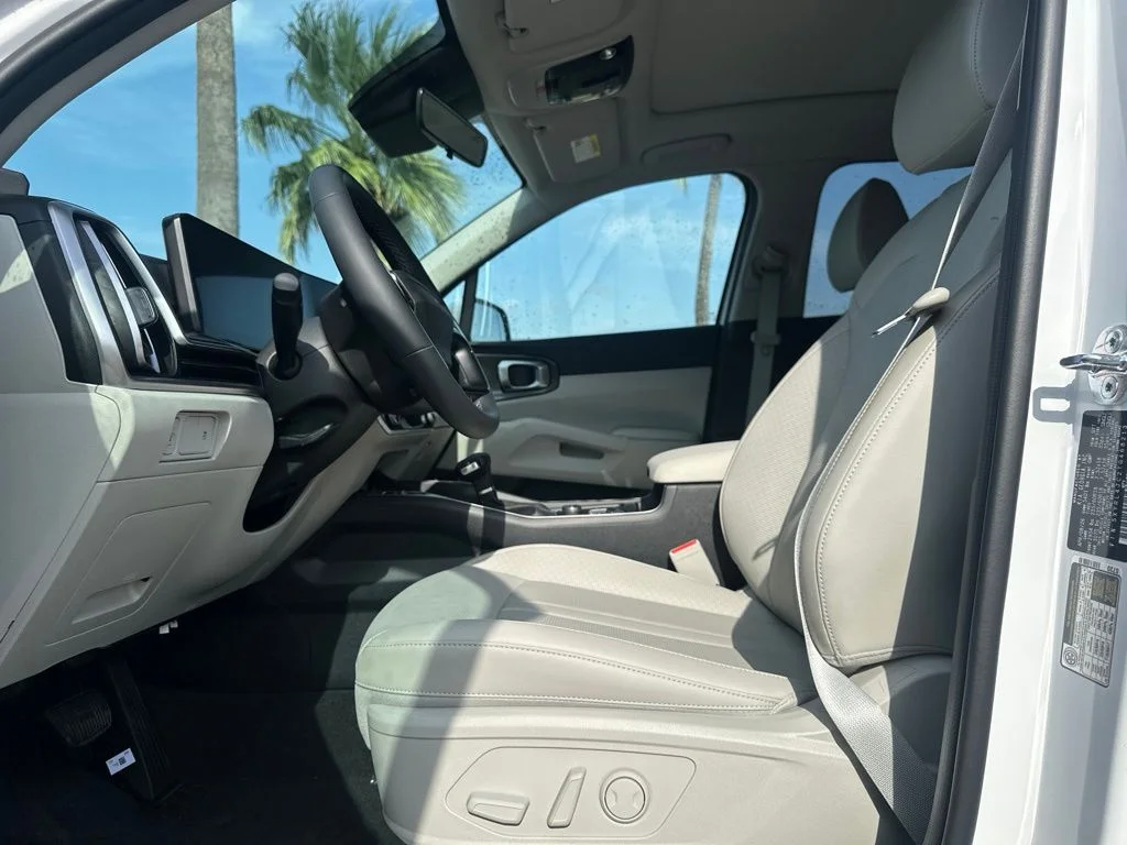 New 2026 White Kia S image 10