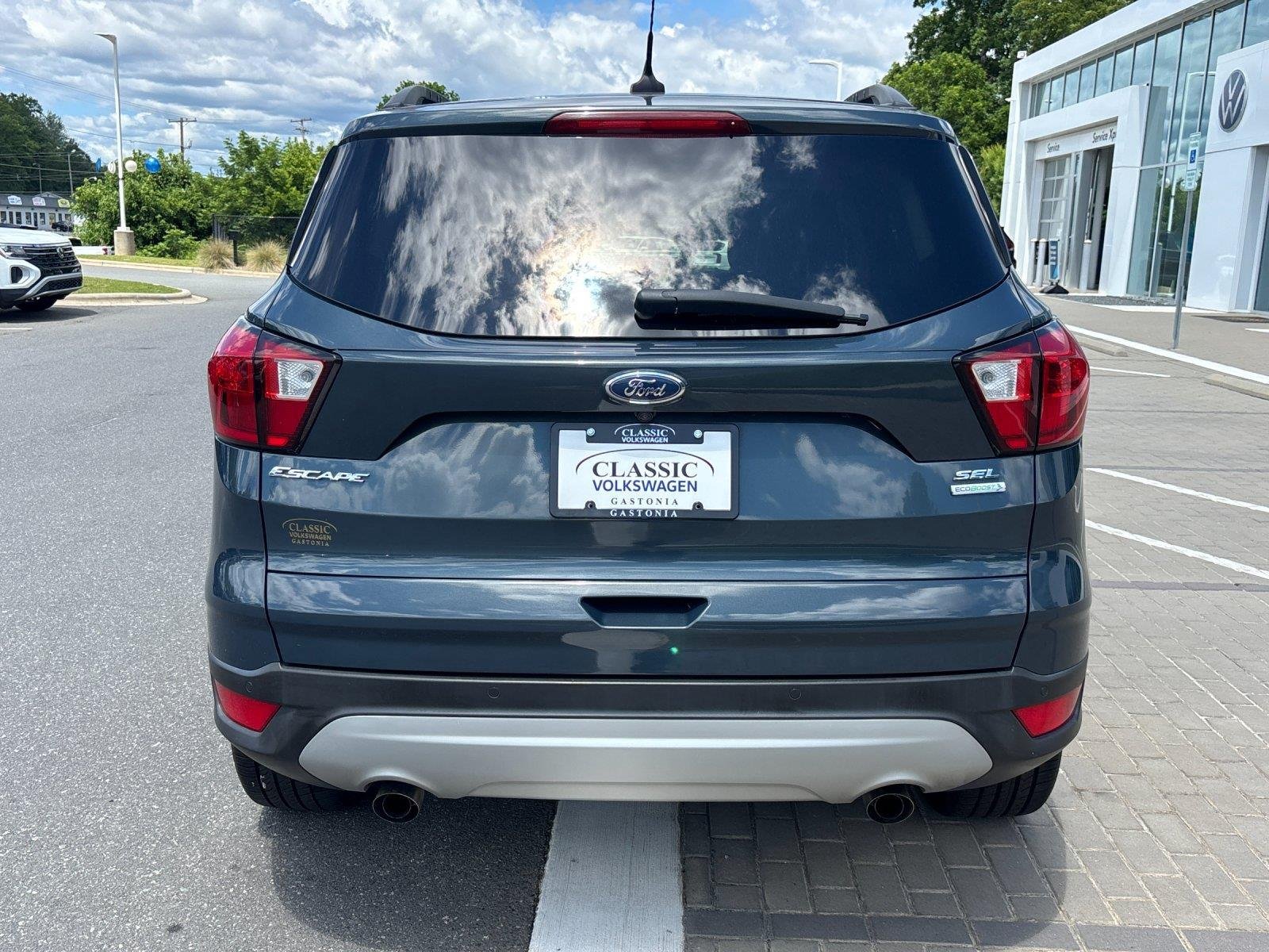 Used 2019  Ford SEL image 4