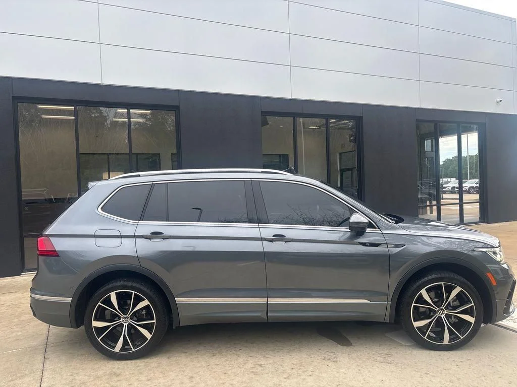 Used 2022 Gray Volkswagen 2.0T SEL R-Line image 3