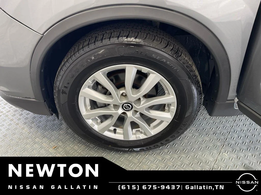 Used 2018 Gun Metallic Nissan SV image 34