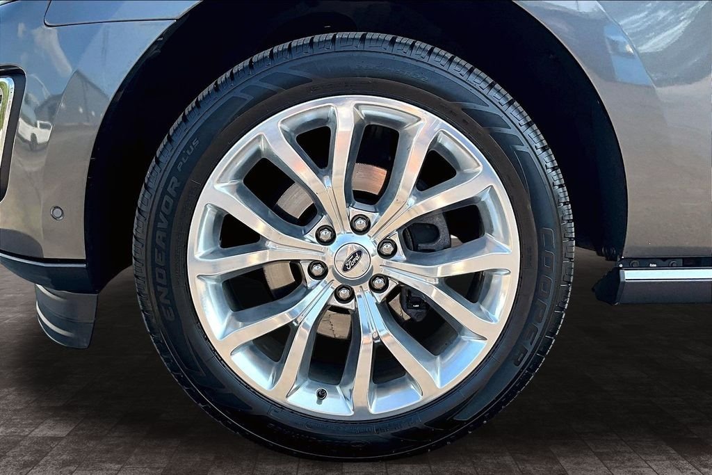 Used 2018 Magnetic Ford Limited image 35