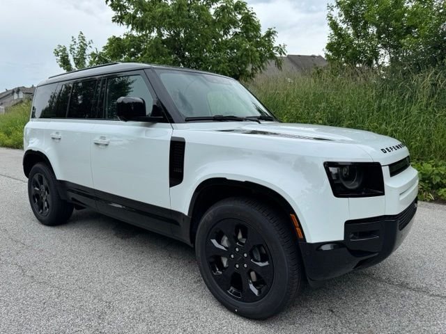 New 2026 Fuji White Land Rover X-Dynamic SE image 4