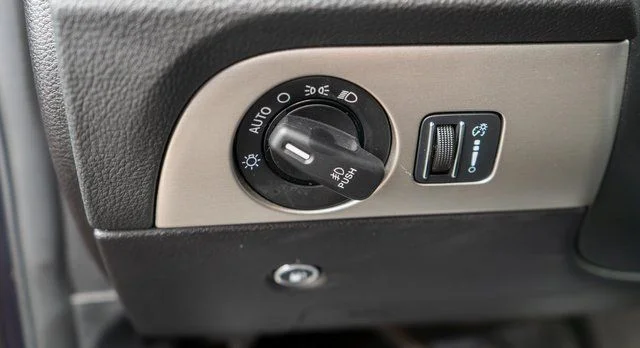 Used 2015 Steel Metallic Dodge SXT image 19