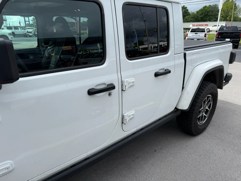 Used 2024 White Jeep Rubicon X image 4