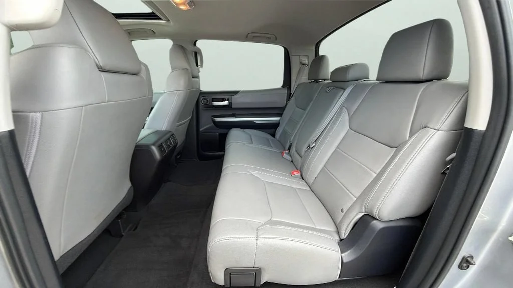 Used 2014  Toyota LTD image 27