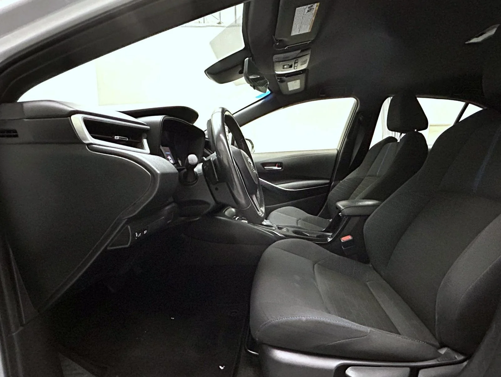 Used 2022 White Toyota SE image 10