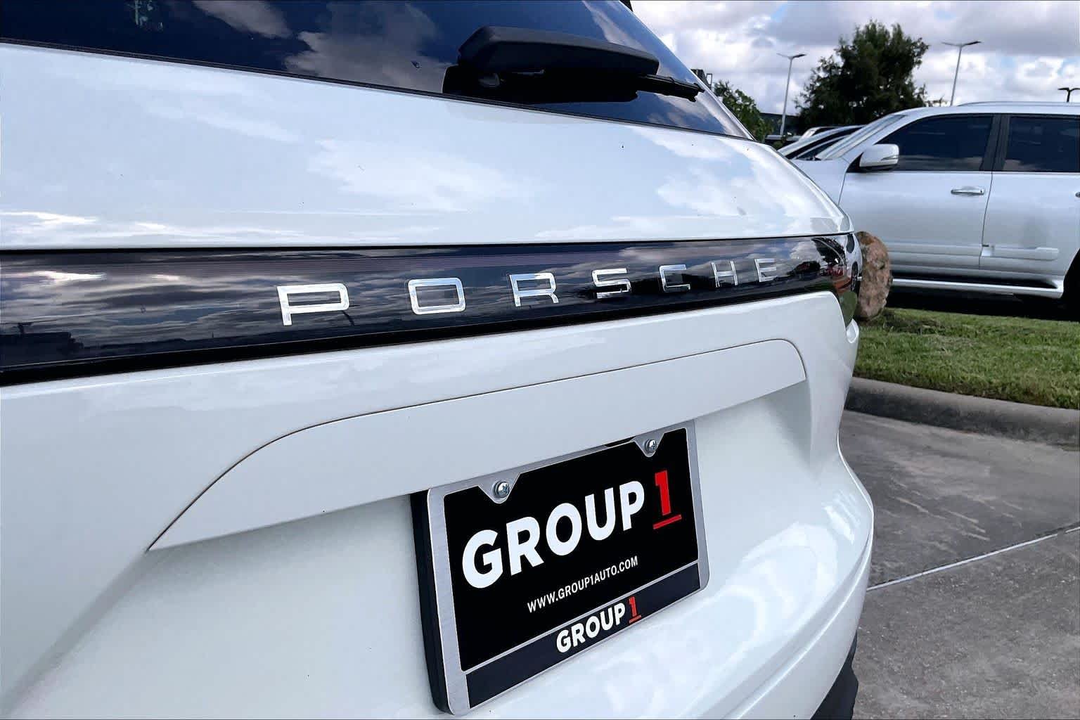 Used 2019 Carrara White Metallic Porsche  image 28