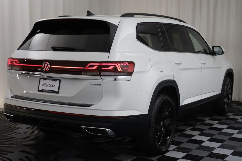 New 2026 Opal White Volkswagen 2.0T SE w/Technology image 17