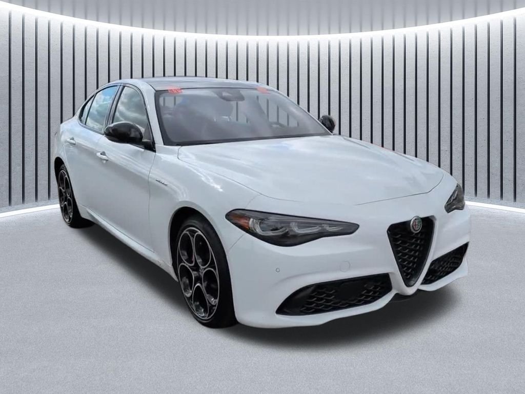 Used 2024 White Alfa Romeo Veloce image 1