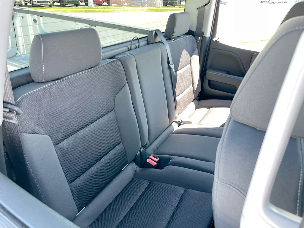 Used 2018 Silver Ice Metallic Chevrolet LT image 24