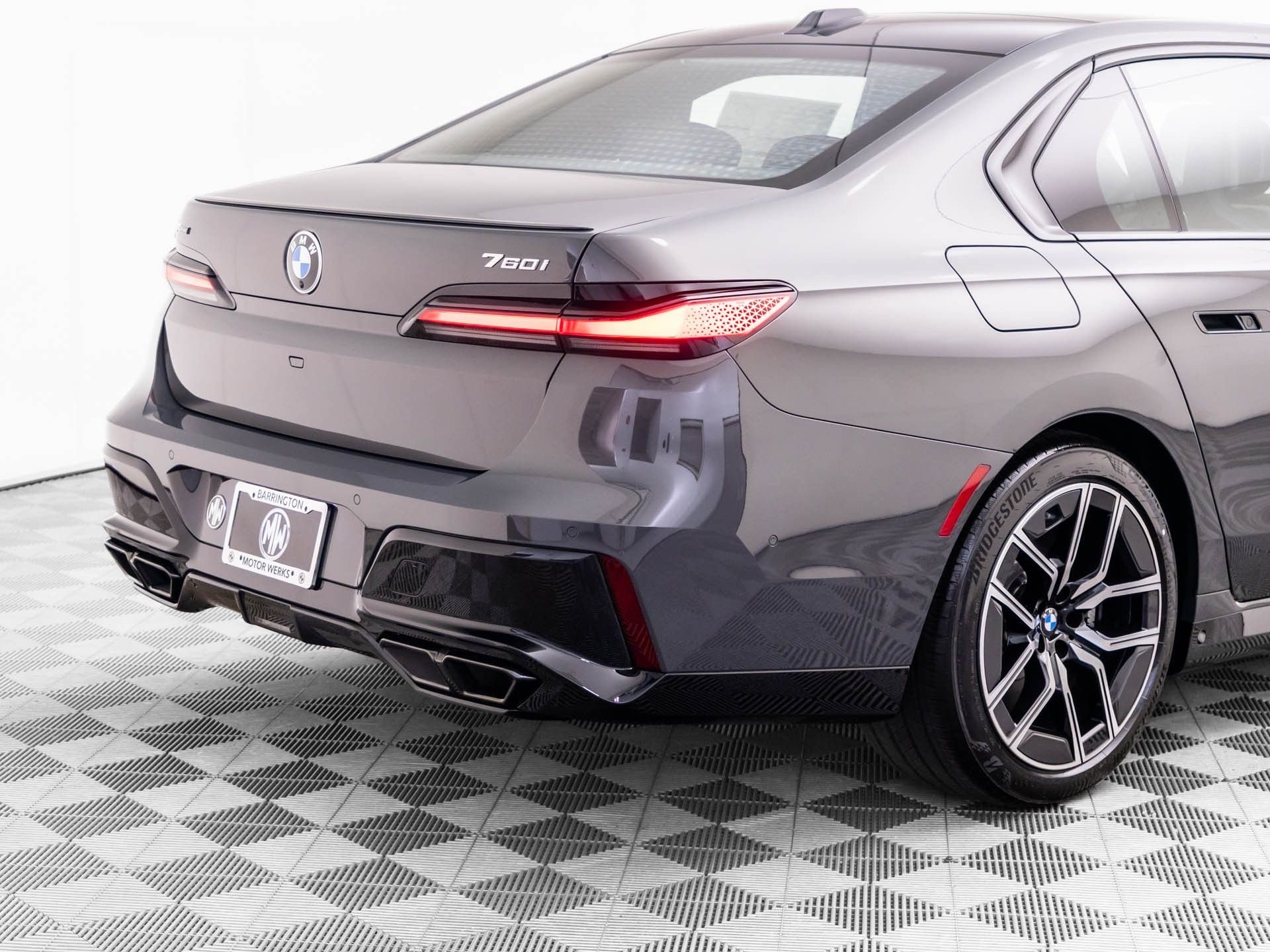 New 2026 Dravit Grey Metallic BMW 760i xDrive image 42