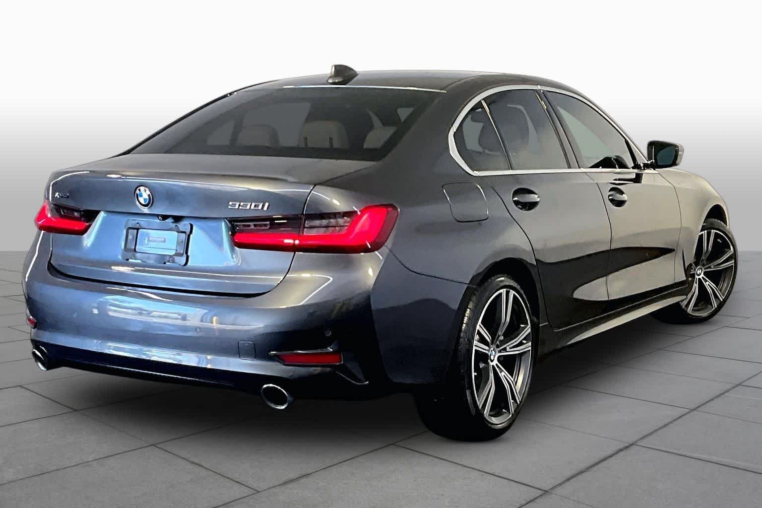 Used 2020 Mineral Gray Metallic BMW 330i xDrive image 13