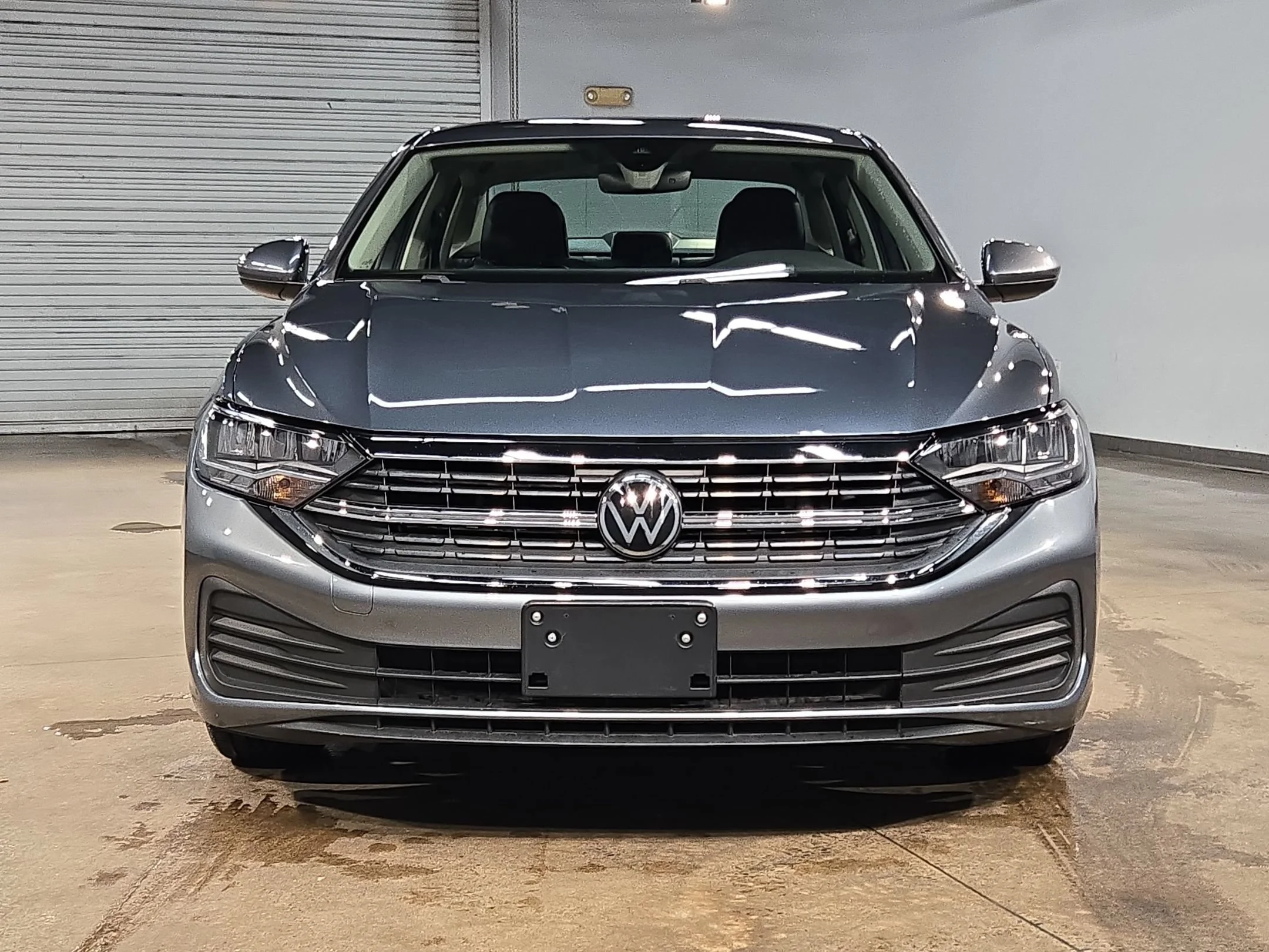 Used 2024 Platinum Gray Metallic Volkswagen SE image 2