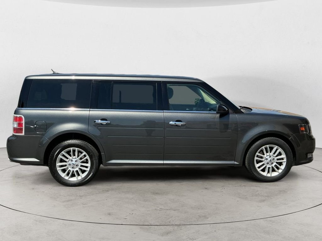 Used 2019 Gray Ford SEL image 4