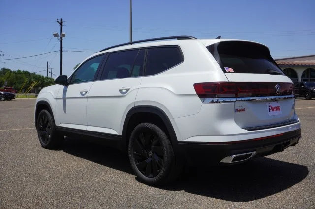 New 2026 Opal White Pearl Volkswagen 2.0T SE w/Technology image 11