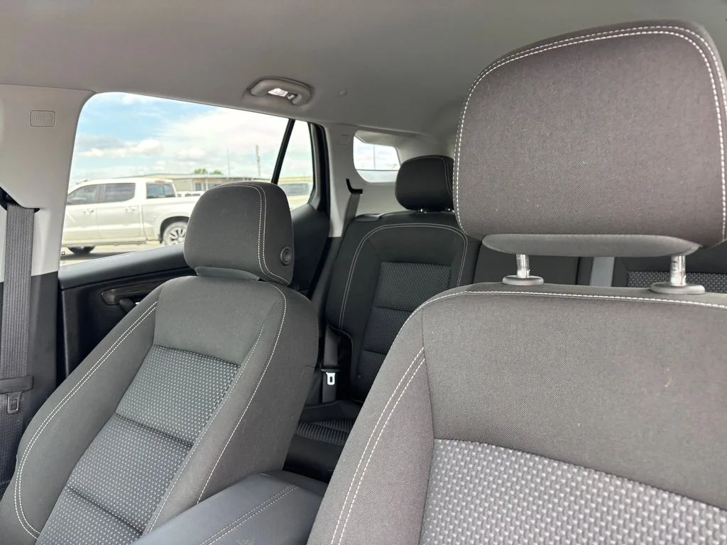 Used 2024  GMC SLE image 12