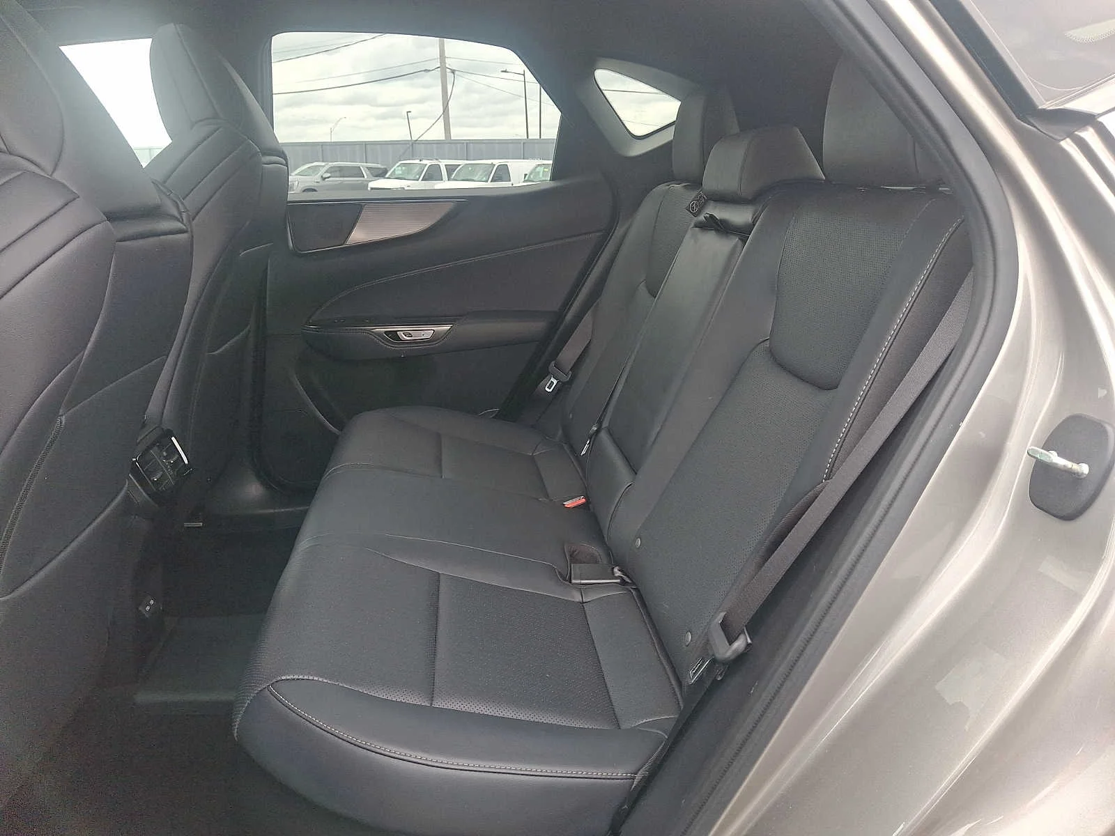 Used 2024  Lexus NX 450h+ F SPORT Handling image 10