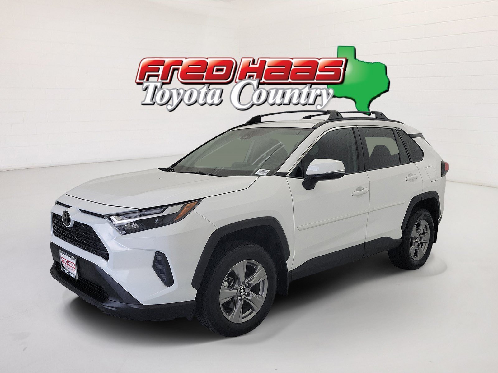 Used 2025 Ice Cap Toyota XLE image 1
