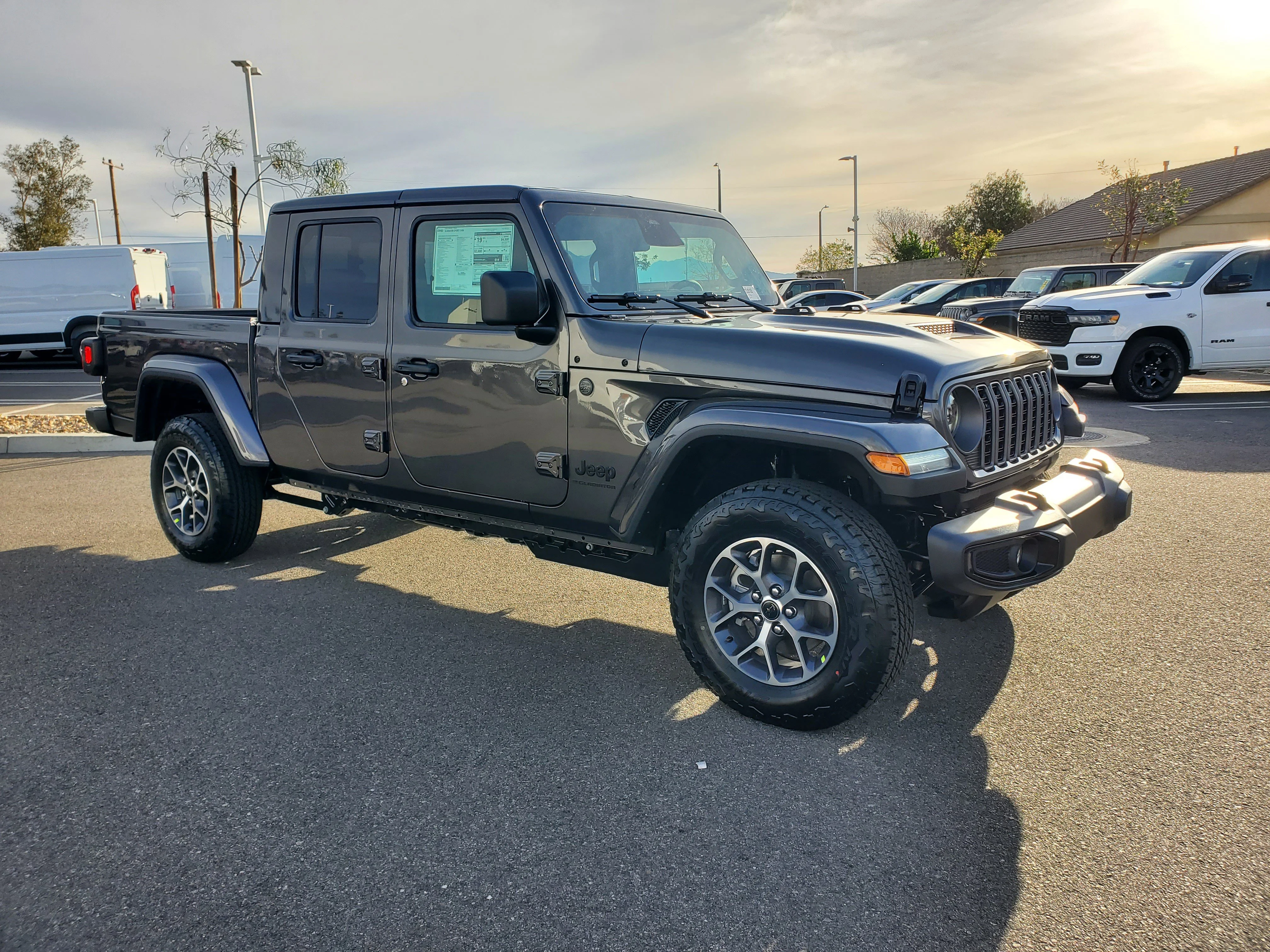 New 2026 Granite Crystal Metallic Clear-Coat Exterior Paint Jeep Sport S image 7