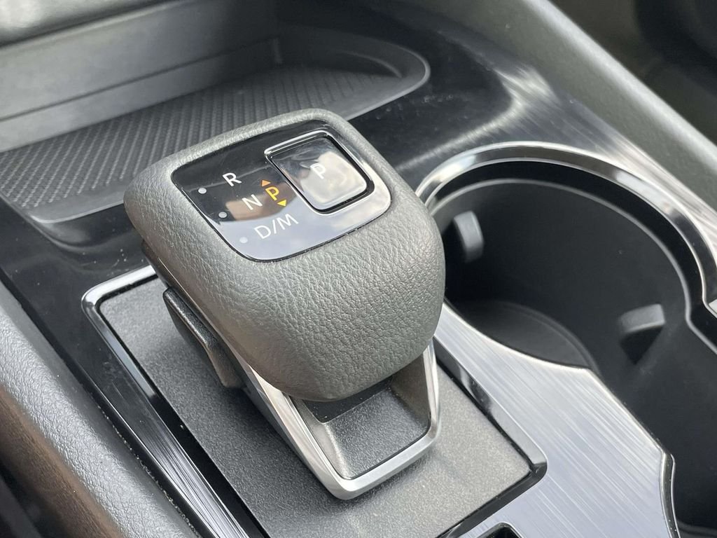 2025 Nissan Rogue SV - Photo 31