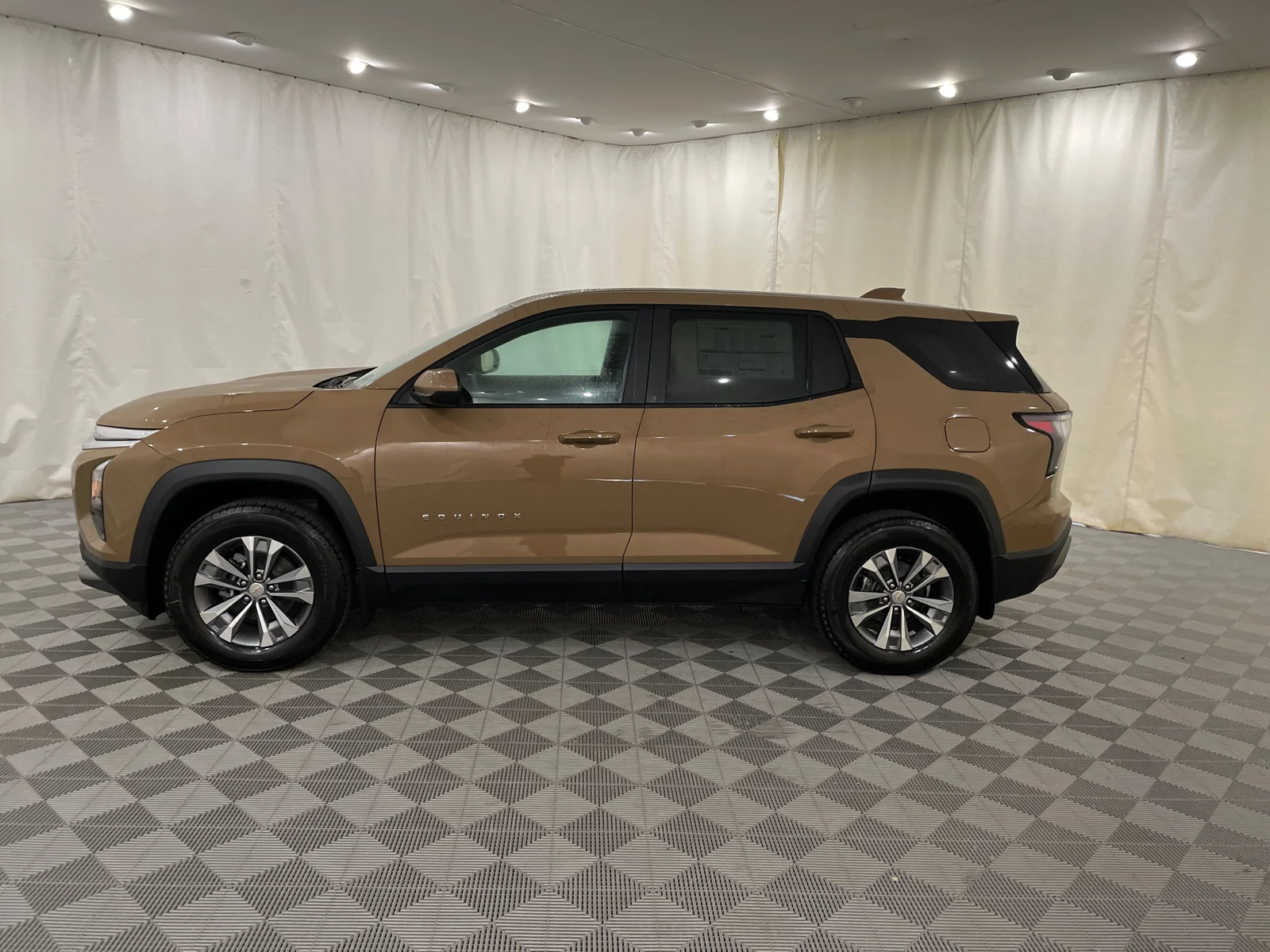 2027 Chevrolet Equinox LT - Photo 9