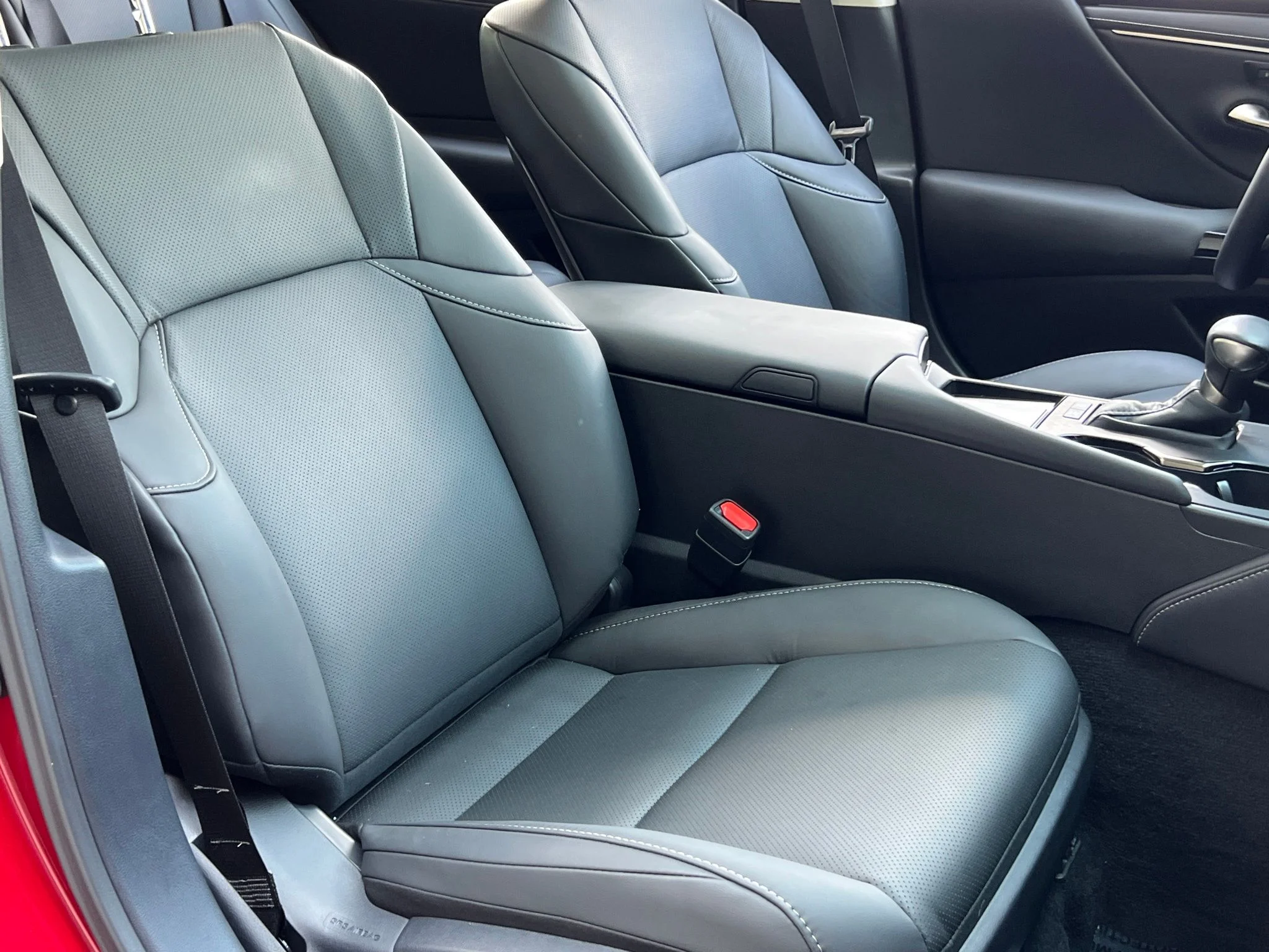 Used 2025 Red Lexus 300h F SPORT Design image 37