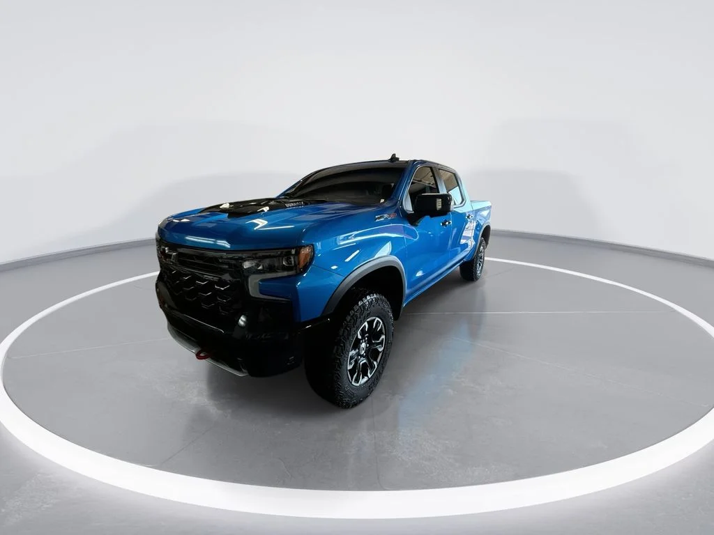 Used 2026 Blue Chevrolet ZR2 image 4