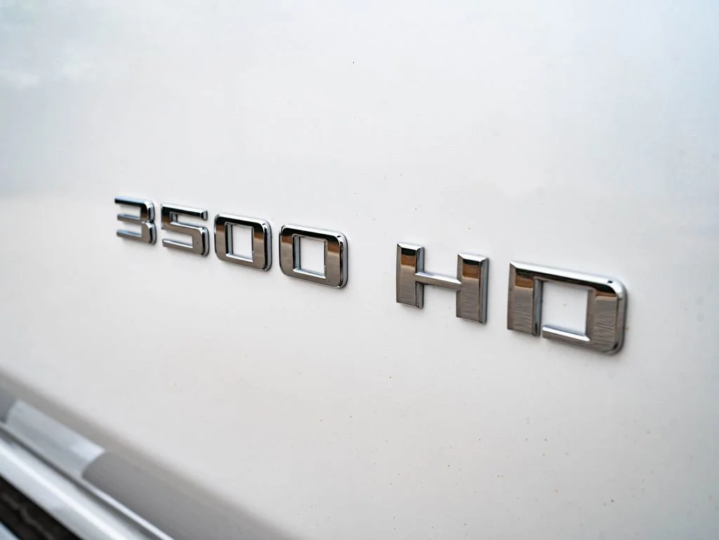 Used 2022 Iridescent Pearl Tricoat Chevrolet High Country image 18