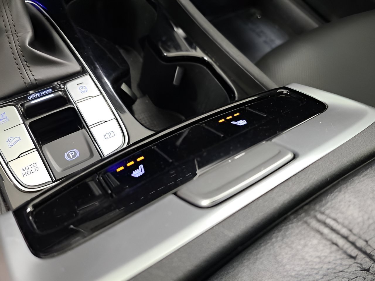 Used 2024 White Pearl Hyundai XRT image 31