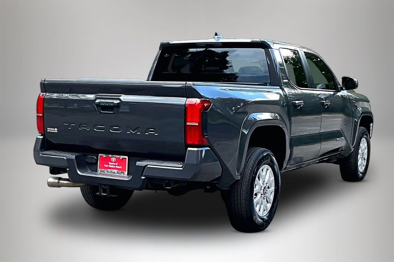 Used 2025  Toyota SR5 image 5