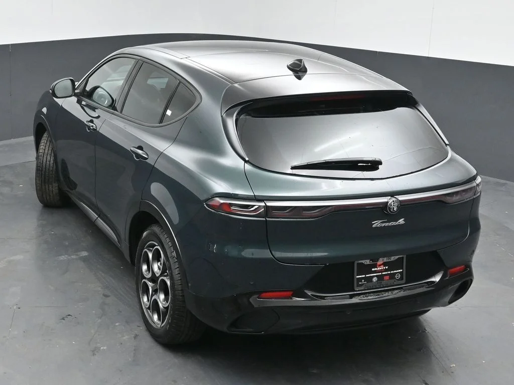 New 2026 Verde Monza (Green) Exterior Paint Alfa Romeo Base image 51
