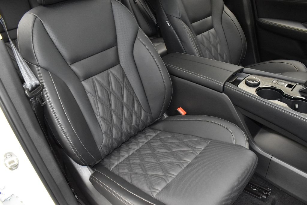 New 2026 Everest White Pearl TriCoat / Super Black Two-tone Nissan Platinum image 27