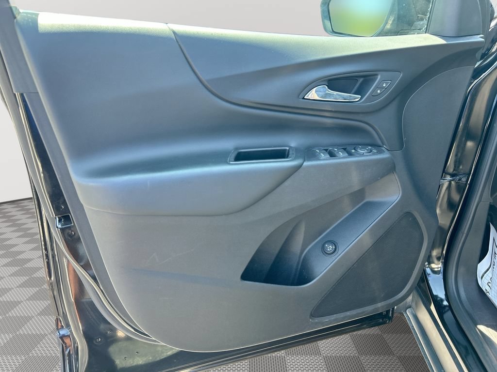 Used 2022 MOSAIC BLACK METALLIC Chevrolet LT image 24