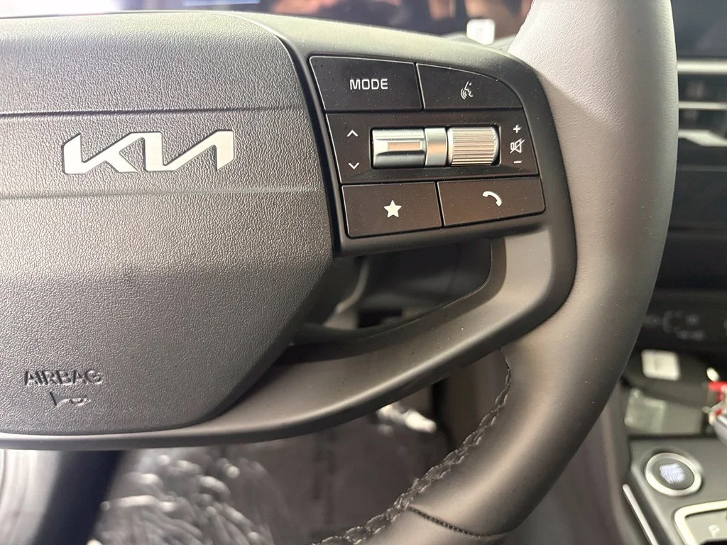 New 2027 Glacial White Pearl Kia LX image 25