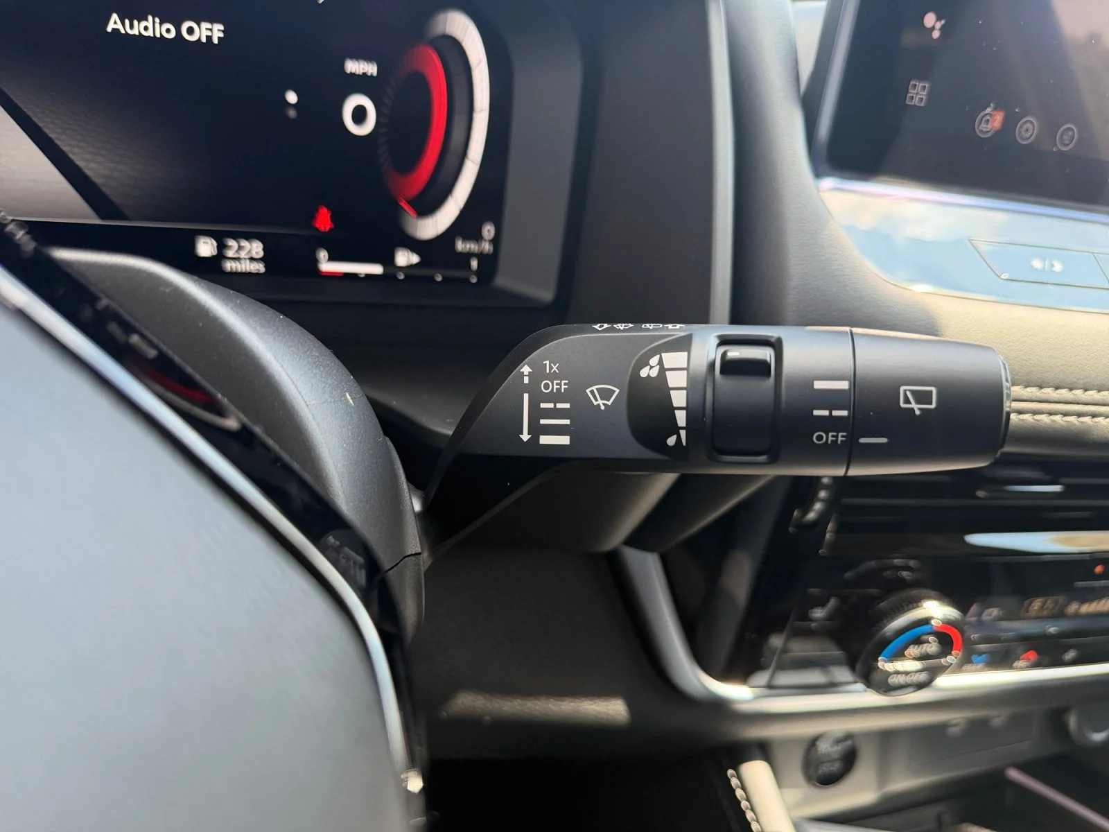 New 2026 Everest White Pearl/Super Black Nissan Platinum image 14
