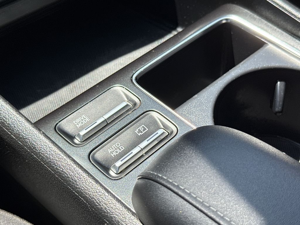 Certified Used 2025 Red Hyundai SEL image 25