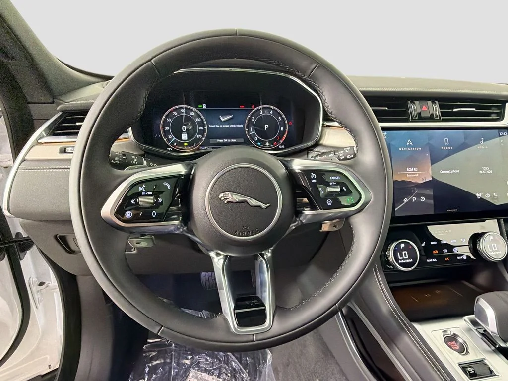 2026 Jaguar F-Pace R-Dynamic S - Photo 11