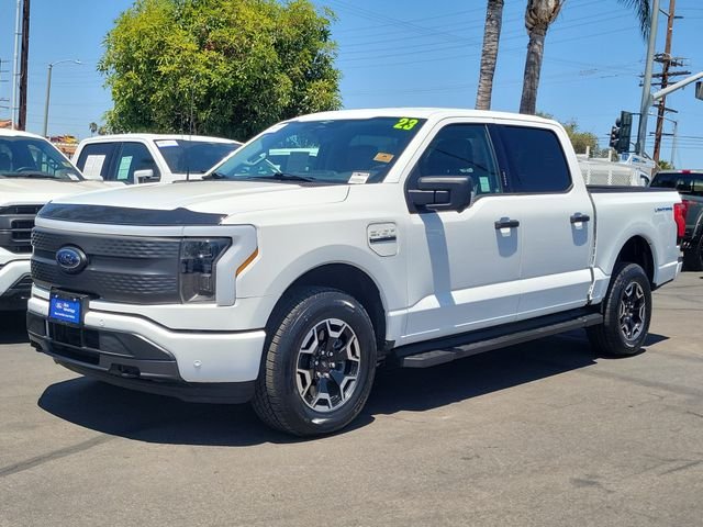 Certified Used 2023 Oxford White Ford XLT image 30