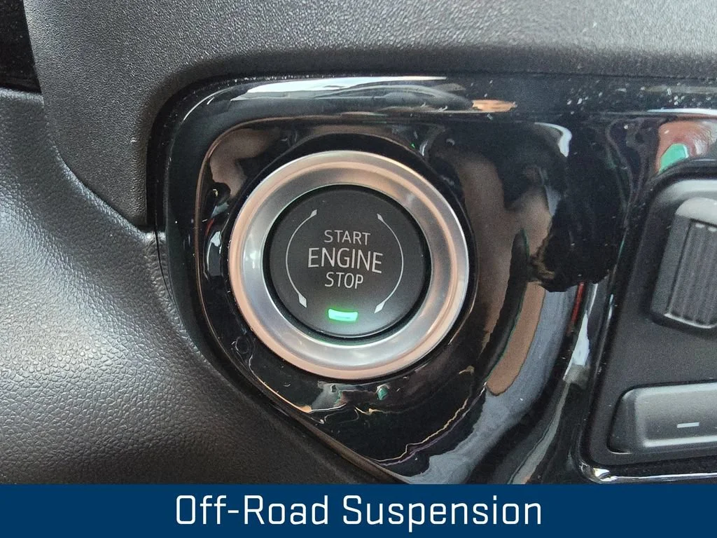 Certified Used 2024 Onyx Black GMC SLT image 32