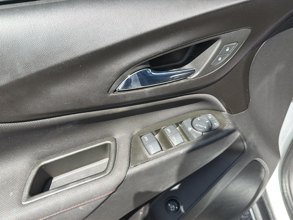 Used 2022 Silver Chevrolet RS image 21