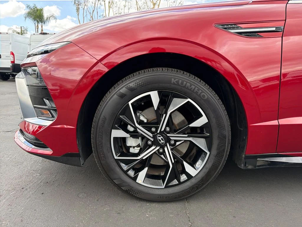 Used 2025 Red Hyundai SEL image 15
