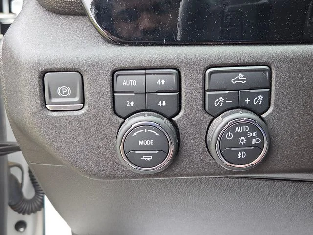 Used 2023 White Chevrolet RST image 25