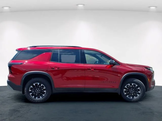 Used 2025 Red Chevrolet Z71 image 5