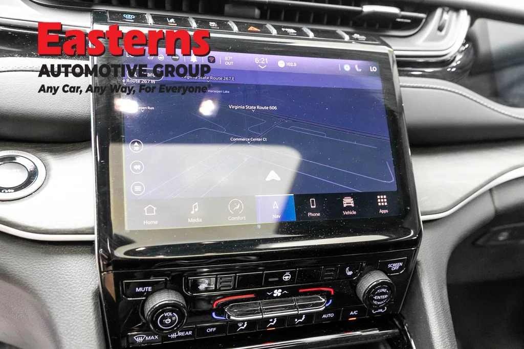 Used 2023 White Jeep 4xe image 19