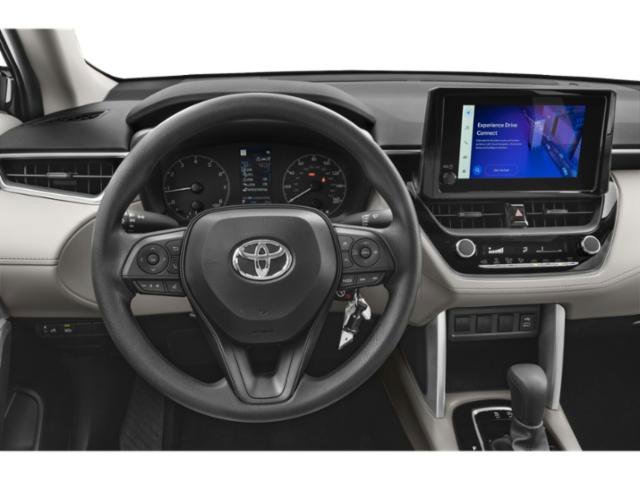 Used 2025  Toyota L image 6